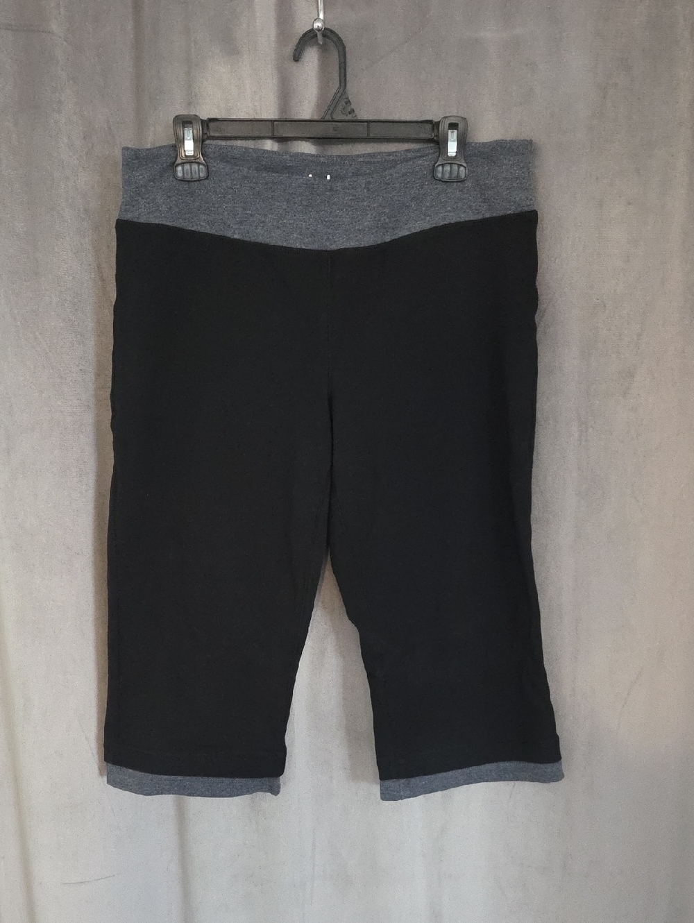 Hyba Size Large Women’s Comfort Capris